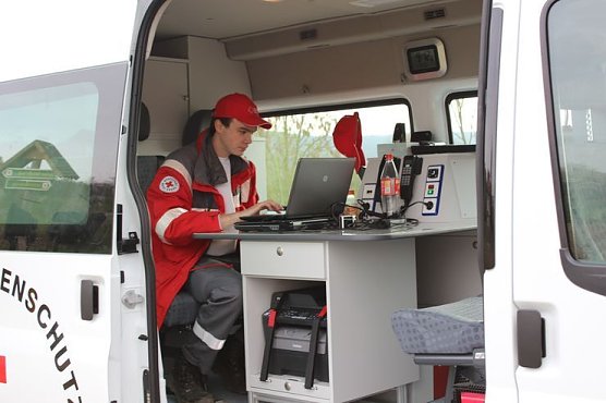 Kontrolliertes Abbrennen (Foto: Karl-Heinz Herrmann)