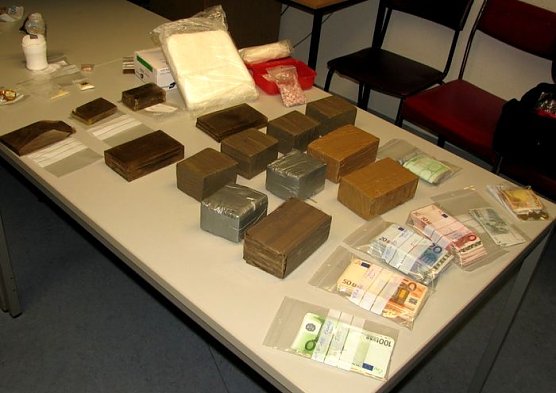 Drogen beschlagnahmt (Foto: Polizei) Drogen beschlagnahmt (Foto: Polizei)