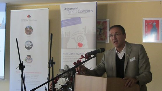 "Spatenstich" f&uuml;r das neue Projekt (Foto: Michael Fuhlrott)