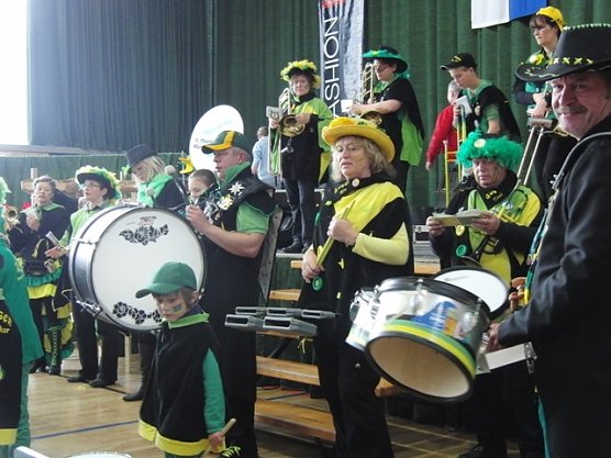 Guggenmusiker (Foto: Ilka Kühn) Guggenmusiker (Foto: Ilka Kühn)