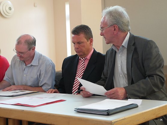 Wahl in Breitenholz (Foto: Ilka Kühn) Wahl in Breitenholz (Foto: Ilka Kühn)