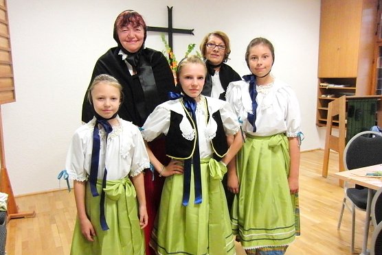 In neuen (alten) Trachten (Foto: Ilka K&uuml;hn)