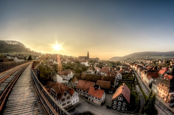 Auf dem Eisenbahnviadukt (Foto: Thomas Henze)