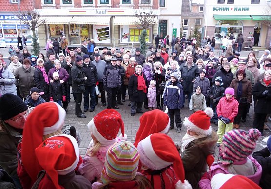 Auftritt zum Weihnachtsmarkt (Foto: J&uuml;rgen Schicht)