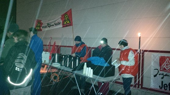 Warnstreik bei Magna (Foto: IG Metall)