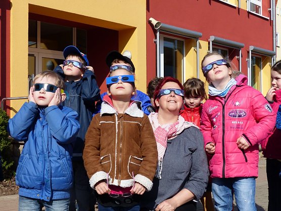 Sonnenfinsternis (Foto: Grundschule)