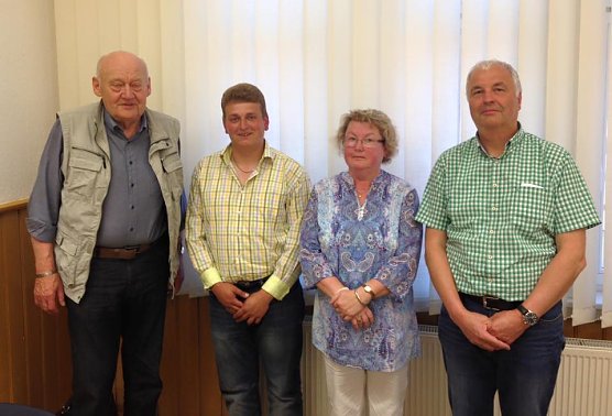 CDU-Ortsverband Beuren/Westhausen - die Gew&auml;hlten (Foto: Gerhard Martin)