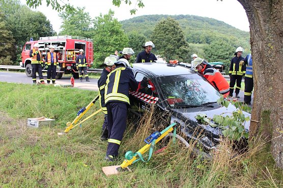 Übung (Foto: Franz Bierschenk) Übung (Foto: Franz Bierschenk)