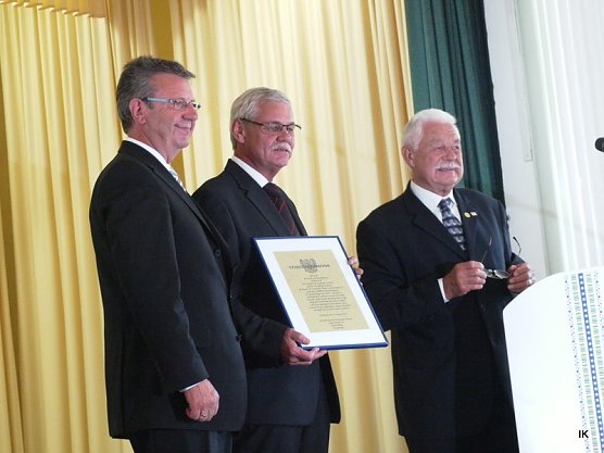 Ehrenurkunde f&uuml;r Gernrode (Foto: Ilka K&uuml;hn)