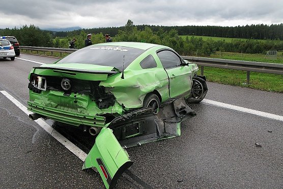 Traumwagen ist nur noch Schrott (Foto: API)