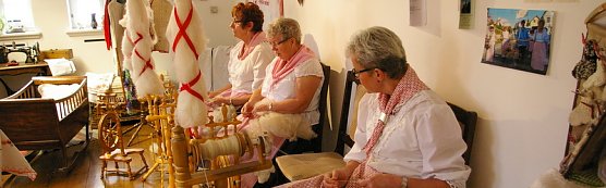Beim Spinnen (Foto: Ilka Kühn) Beim Spinnen (Foto: Ilka Kühn)