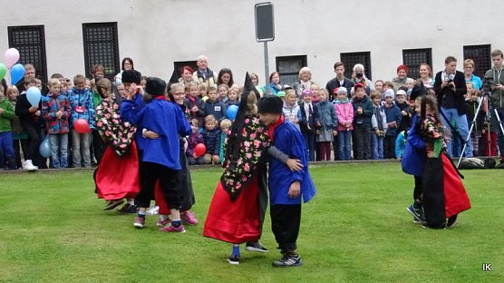 Trachtentanz (Foto: Ilka Kühn) Trachtentanz (Foto: Ilka Kühn)