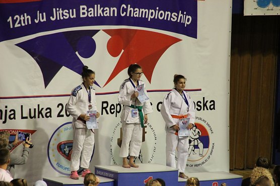 Auf dem Siegertreppchen (Foto: Ju-Jutsu Verein)