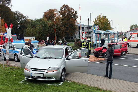 Unfall in der Dingelst&auml;dter Stra&szlig;e (Foto: Feuerwehr Heiligenstadt)