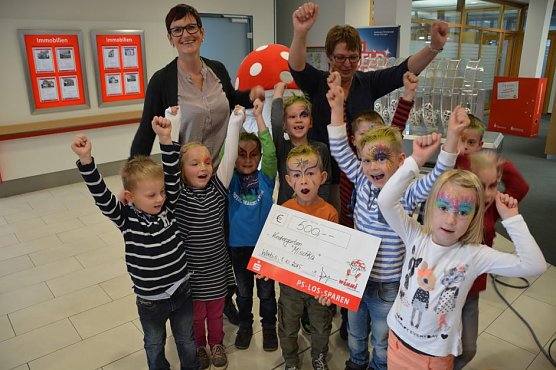 Spende für Kindergarten (Foto: Kreissparkasse Eichsfeld) Spende für Kindergarten (Foto: Kreissparkasse Eichsfeld)