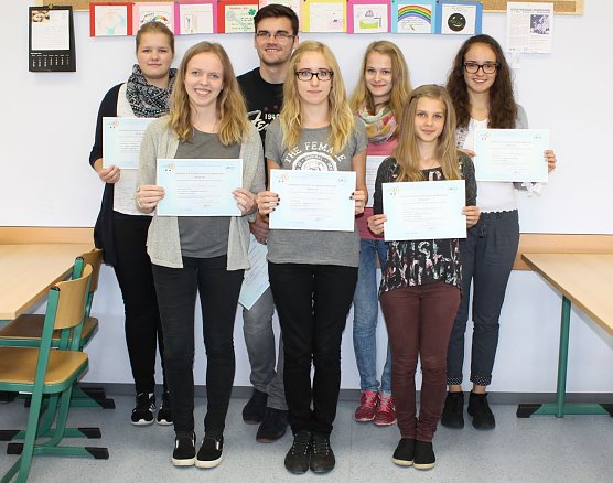 Zertifikat erhalten (Foto: E. Thiele)