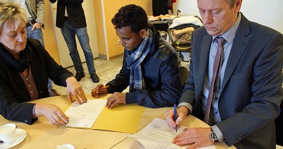 Brot und Lohn ist die beste Integration (Foto: Karl-Heinz Herrmann) Brot und Lohn ist die beste Integration (Foto: Karl-Heinz Herrmann)