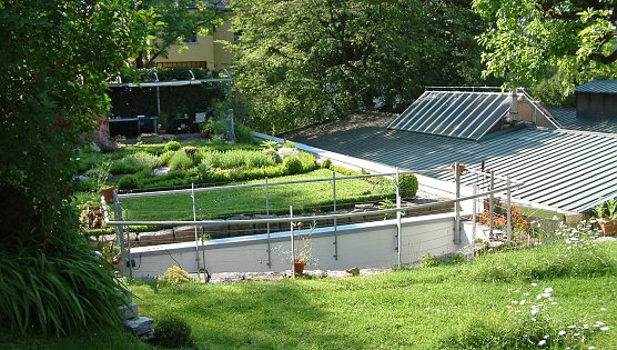 Bl&uuml;hende Landschaften, wo einst nur ein Dach war: Auch die Dachbegr&uuml;nung bereitet das Dachdeckerhandwerk vor. (Foto: HF.Redaktion)