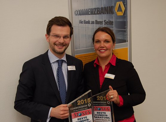 Freuen sich &uuml;ber erfolgreiches Gesch&auml;ftsjahr (Foto: Commerzbank)