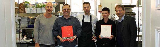 Lukullisches zu "ANTEVKA" (Foto: Karl-Heinz Herrmann) Lukullisches zu "ANTEVKA" (Foto: Karl-Heinz Herrmann)