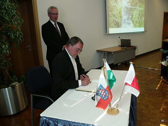 Eintragung in das Goldene Buch (Foto: Ilka K&uuml;hn)