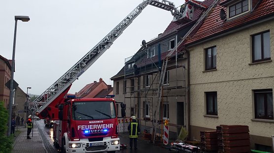 Vom Dach gestürzt (Foto: Sören Baumgarten) Vom Dach gestürzt (Foto: Sören Baumgarten)