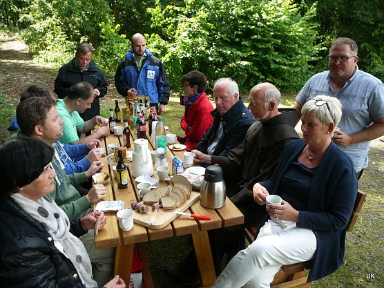 Einweihung der Sitzgruppen (Foto: Ilka K&uuml;hn)