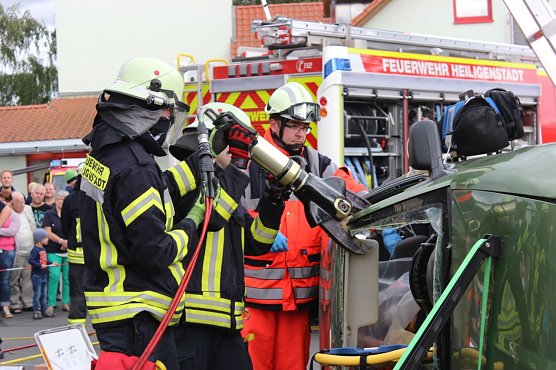 Tag der offenen Tür (Foto: Feuerwehr Heiligenstadt) Tag der offenen Tür (Foto: Feuerwehr Heiligenstadt)