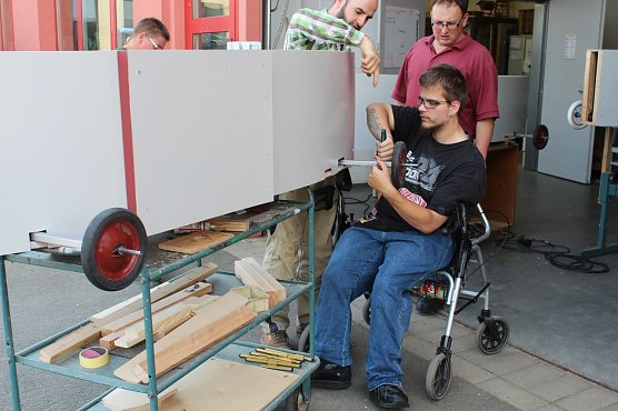 Seifenkisten (Foto: Gisela Reinhardt) Seifenkisten (Foto: Gisela Reinhardt)