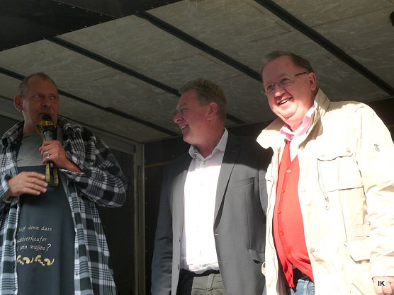 Nudel Rolli, Dirk Moll, Arnold Senft beid er Er&ouml;ffnung (Foto: Ilka K&uuml;hn)