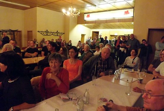 B&uuml;rgerdialog in Heuthen (Foto: privat)