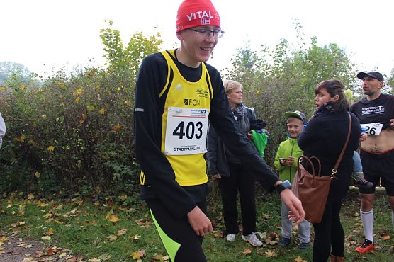 Die langen Strecken beim Stadtparklauf (Foto: Karl-Heinz Herrmann) Die langen Strecken beim Stadtparklauf (Foto: Karl-Heinz Herrmann)
