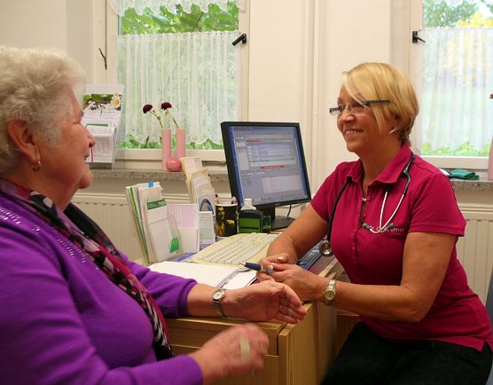 Wilma Wickert und Dr. Christa Kirchner (Foto: Ilka K&uuml;hn)