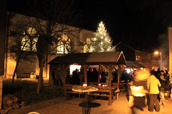 Weihnachtsmarkt in Birkungen (Foto: Michael Apel)