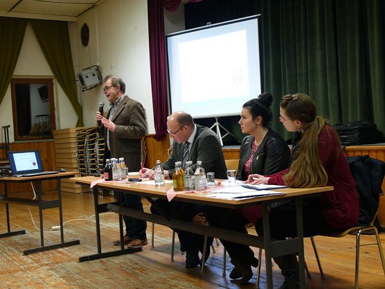 Einwohnerversammlung Breitenbach (Foto: Ilka Kühn) Einwohnerversammlung Breitenbach (Foto: Ilka Kühn)