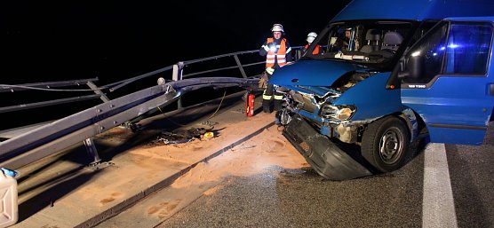 Unfall auf Etzelsbachbrücke (Foto: Feuerwehr Heiligenstadt) Unfall auf Etzelsbachbrücke (Foto: Feuerwehr Heiligenstadt)