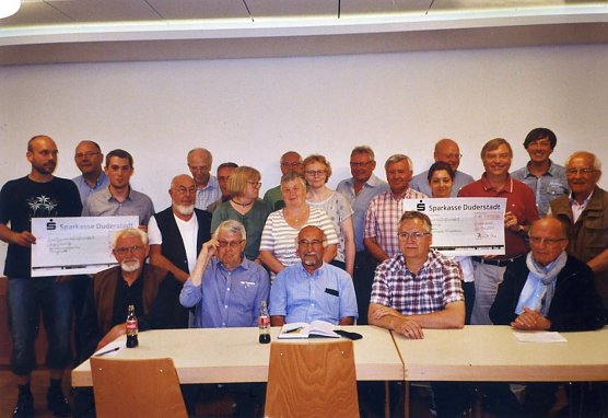 Schecküberreichung (Foto: G. Germeshausen) Schecküberreichung (Foto: G. Germeshausen)