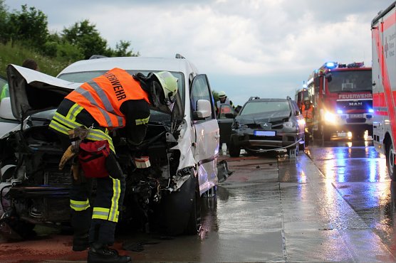 Unfall A 38 (Foto: Feuerwehr Heiligenstadt) Unfall A 38 (Foto: Feuerwehr Heiligenstadt)