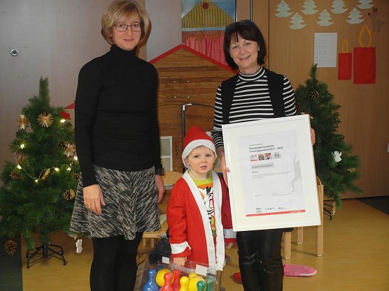 &Uuml;bergabe Qualit&auml;tssiegel (Foto: KSB)