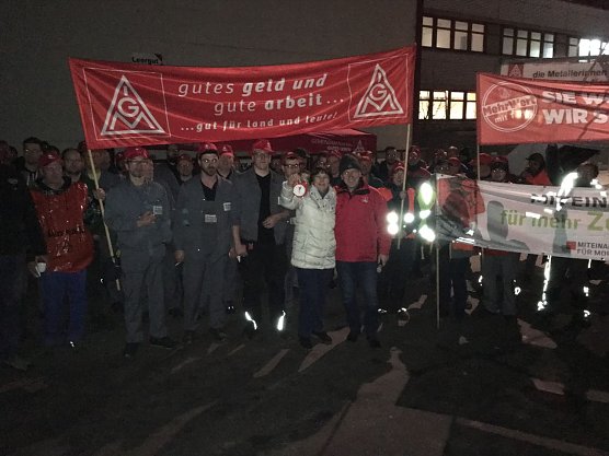 Warnstreik bei Magna (Foto: IG Metall)
