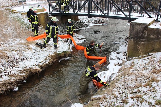 &Ouml;lfilm (Foto: Feuerwehr Heiligenstadt)