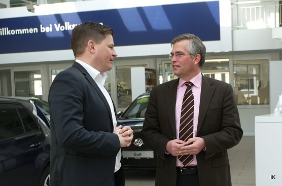 Sascha Albertsmeyer (li) im Gespr&auml;ch mit Carsten Frob&ouml;se (Foto: Ilka K&uuml;hn)