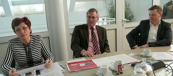 Andrea Springer, Carsten Frob&ouml;se und Sascha Albertsmeyer (Foto: Ilka K&uuml;hn)