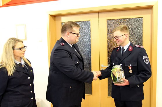 Spenden&uuml;bergabe (Foto: Feuerwehr Heiligenstadt)