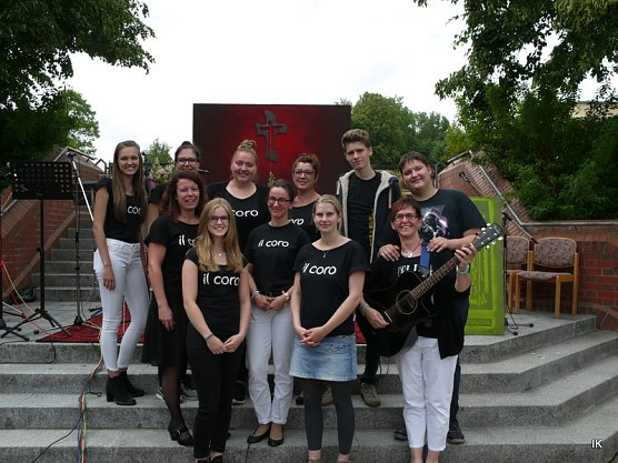 Il coro (Foto: Ilka K&uuml;hn)