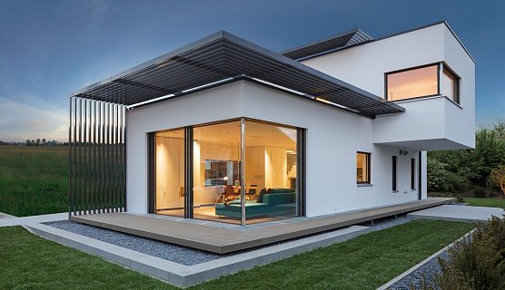 Strom selbst erzeugen und nutzen (Foto: tdx/Luxhaus)