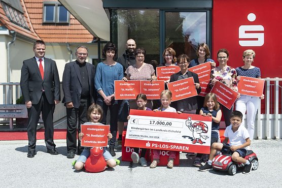 Spenden&uuml;bergabe (Foto: fotografie-grimm-leinefelde)