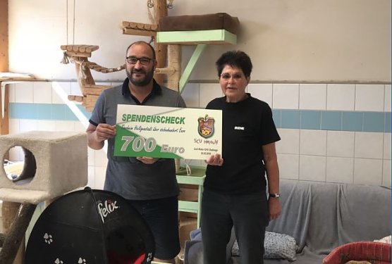 Tierheim erhielt Spende (Foto: Karin Ziegler)