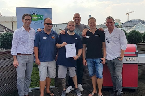 Manuel Gro&szlig; mit Jury  (Foto: Privat)