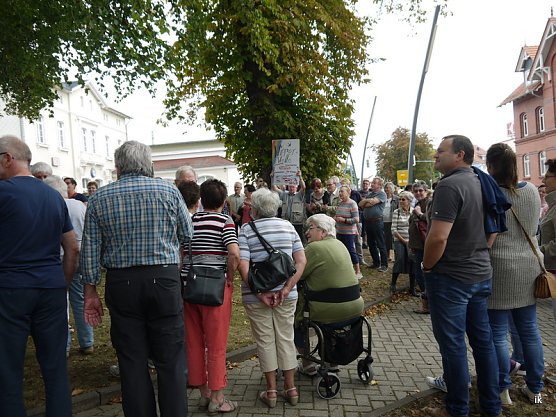 Demo auf Rasen (Foto: Ilka K&uuml;hn)